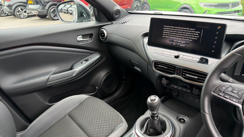 Nissan Juke 1.0 DiG-T N-Connecta 5dr Petrol Hatchback